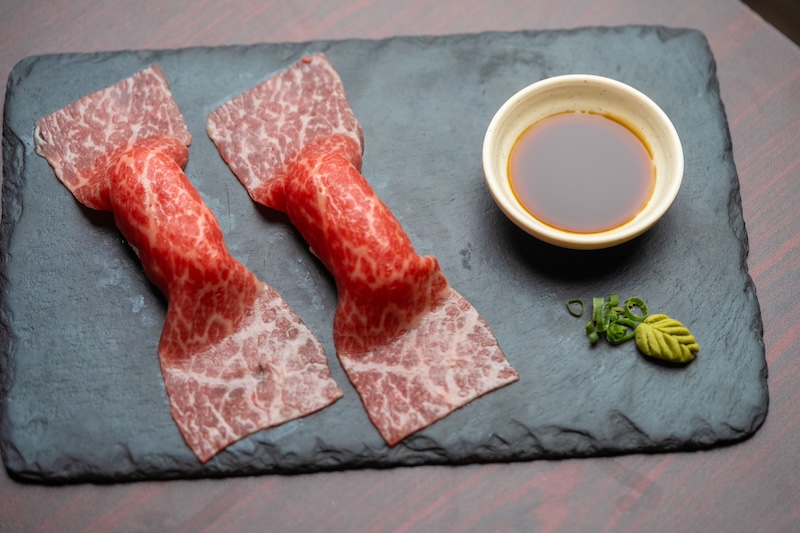 Yakiniku Sizzle Wagyu Sushi Set 0688