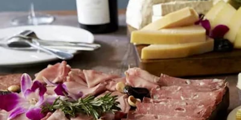 Ecstatic about Happy Hour at Il Lupino & Wolfgang’s Steakhouse in Royal Hawaiian Center